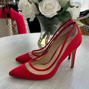 Jessica Simpson pumps